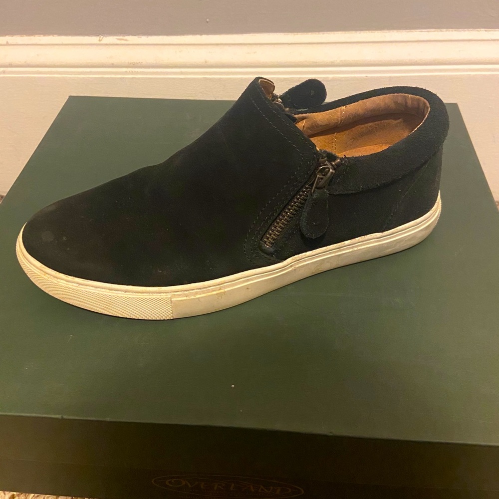 Gentle soles by Kenneth Cole Black Slip On Sneaker